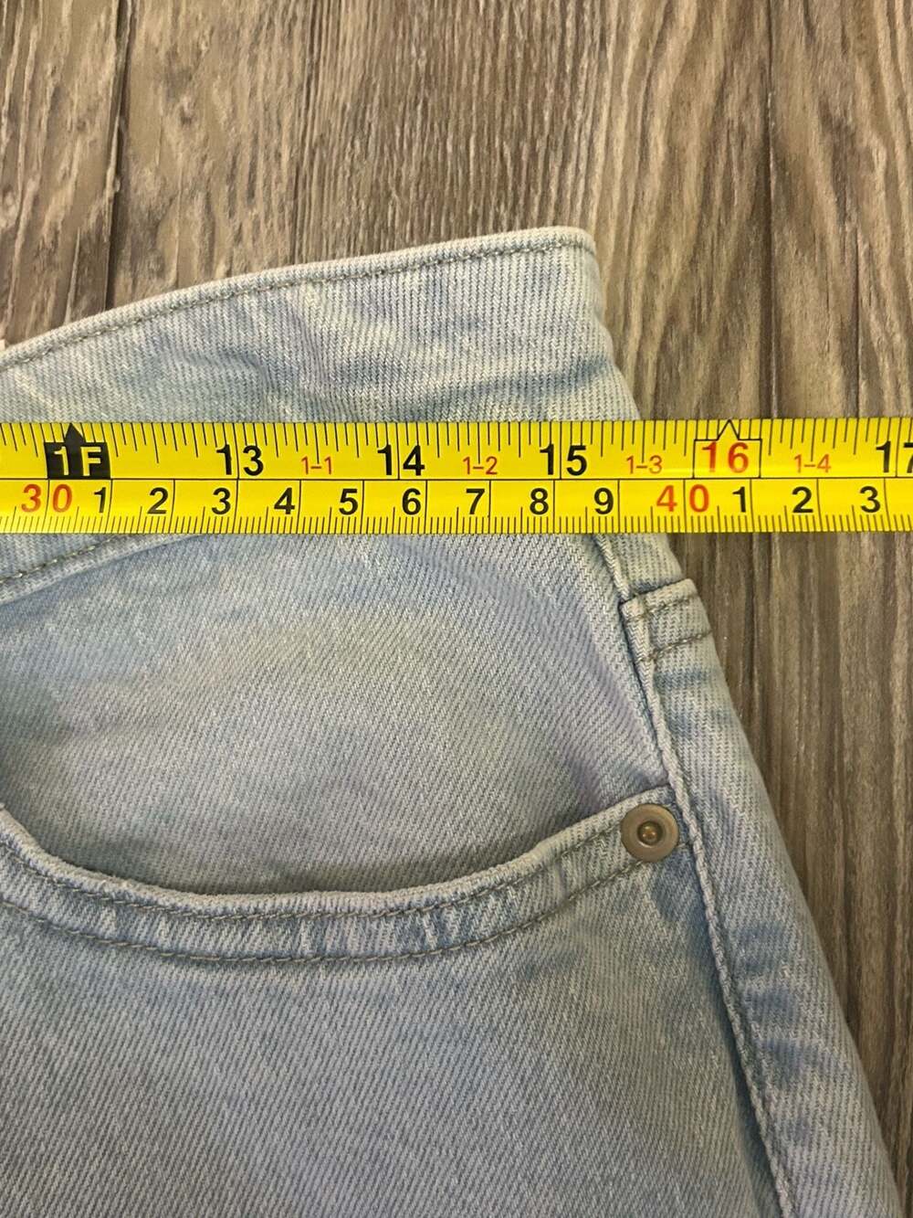 Time and Tru Women's Light Wash Wide Leg Jeans - Picture 2 of 7